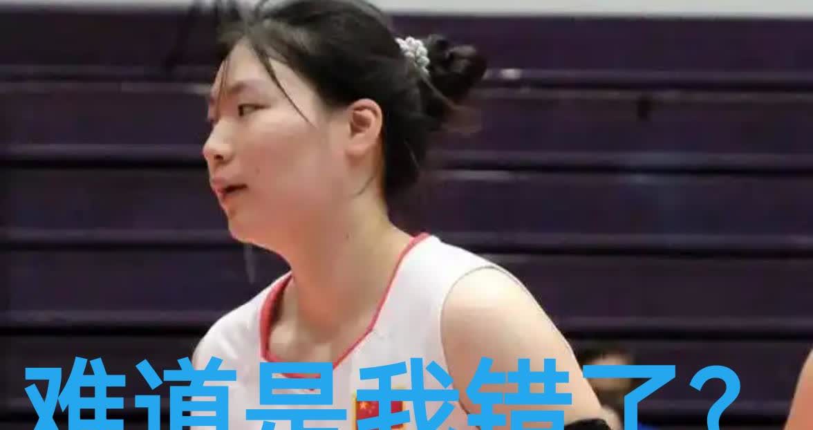 由于中国女排对法国队的第二局最后两个关键球李盈莹和高意扣球没成功，造成了握队更加