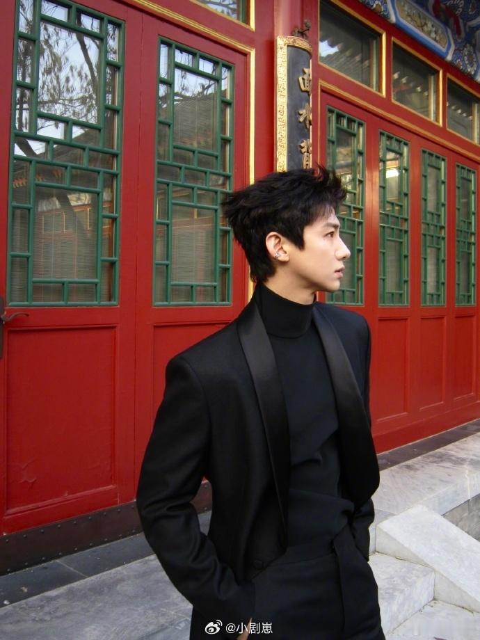 白敬亭循环的风还是吹到了综艺，王安宇狼人杀被三真遗言针对，白敬亭神吐槽流程一样，