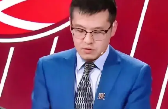 随着快船出局，杨毅这些专家们几乎全军覆没了吧。我就搞不懂了，怎么就清一色地看好