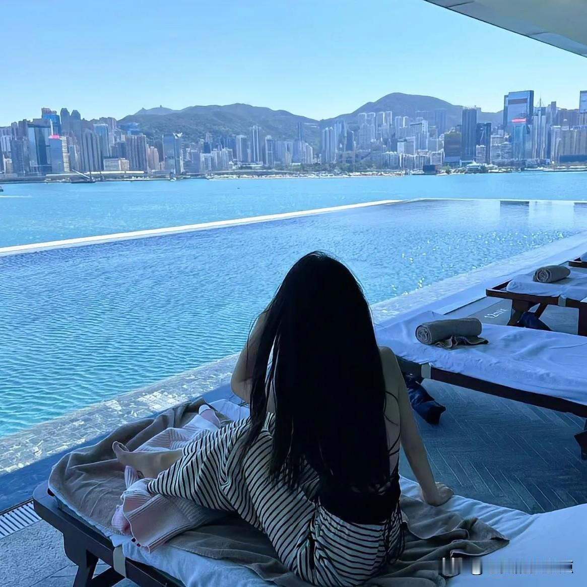 男人不会心疼什么样的女人第1种:太善良了，处处为他人着想，把自己的感受放在最