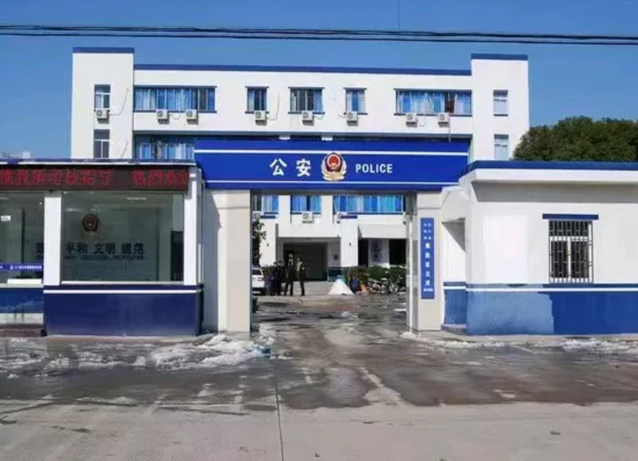 我的一位邻居，原是河北衡水人，为了孩子上学把户口迁到了银川。孩子考大学时填报了中
