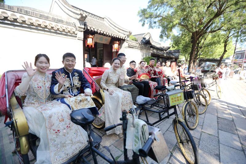 最近海南封关和婚姻话题都挺火。海南封关可不是把海南封闭起来，而是打开到全世界。它