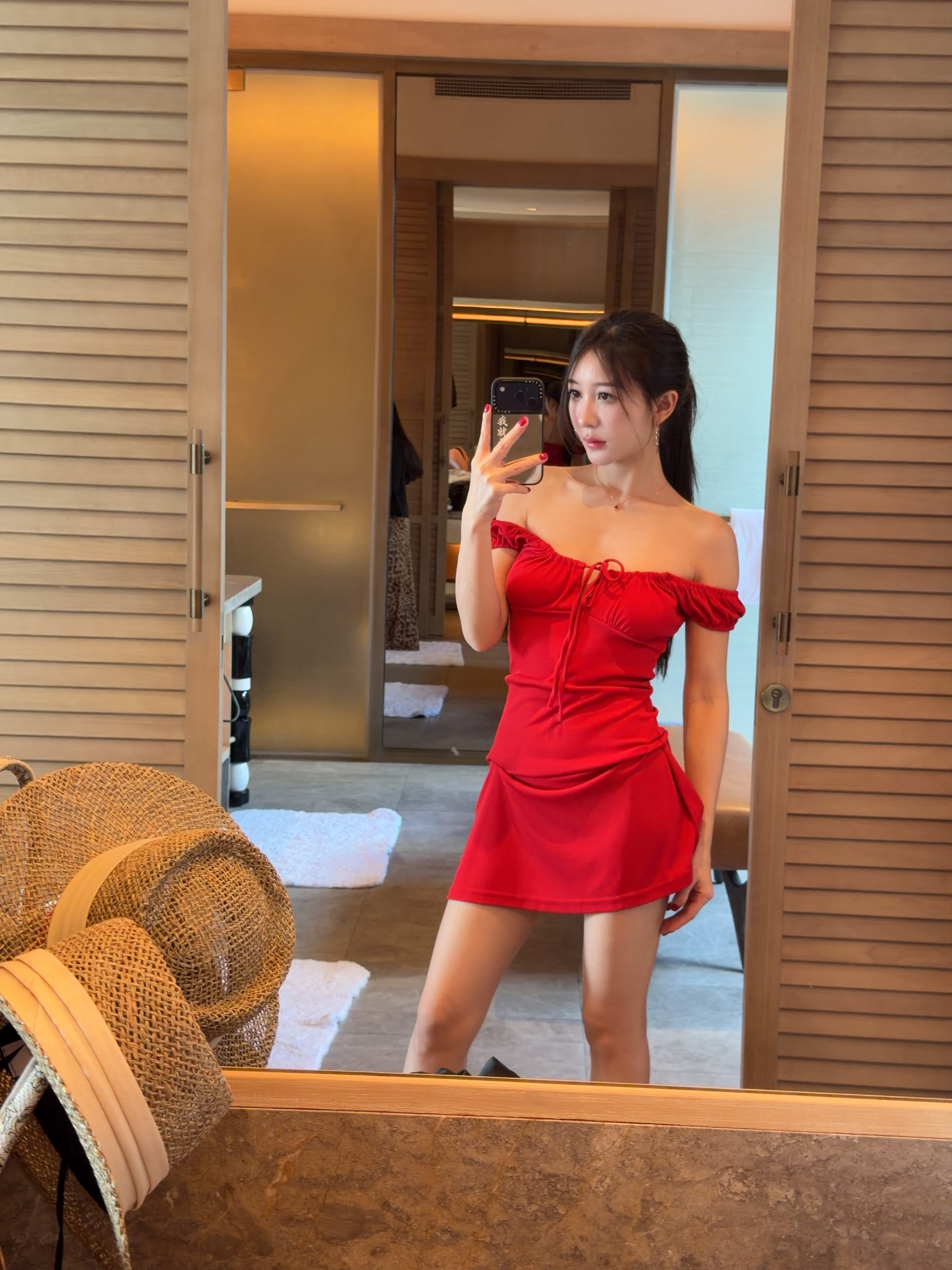 这条裙子总是扔了又买