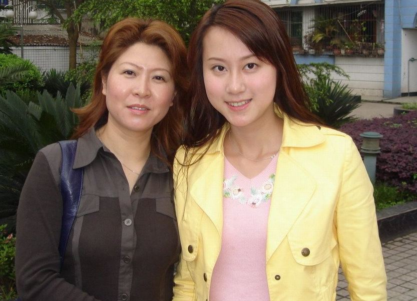 单亲妈妈,有一个上小学的孩子,在北京有两套房,月收入