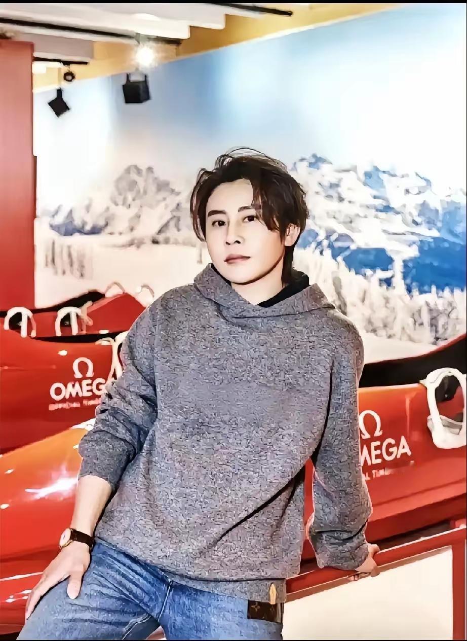 王濛说：“我妈妈因为生了两个女儿，就成为整个家族的‘罪人’。而我刚生下来就差点被