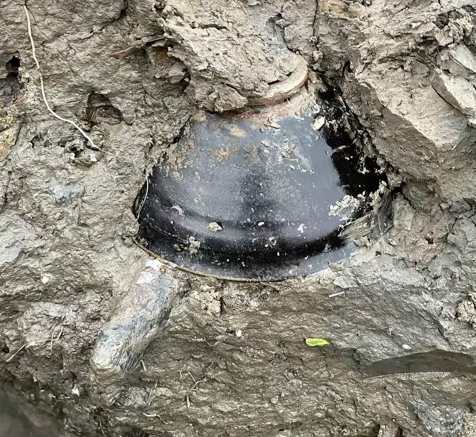 下大雨，路过古城片区，雨水冲洗，眼前一亮