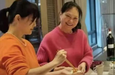 葛斯齐曝聊天记录！S妈“变脸”大戏太精彩家人们，娱乐圈这出大戏又出新剧情啦！S