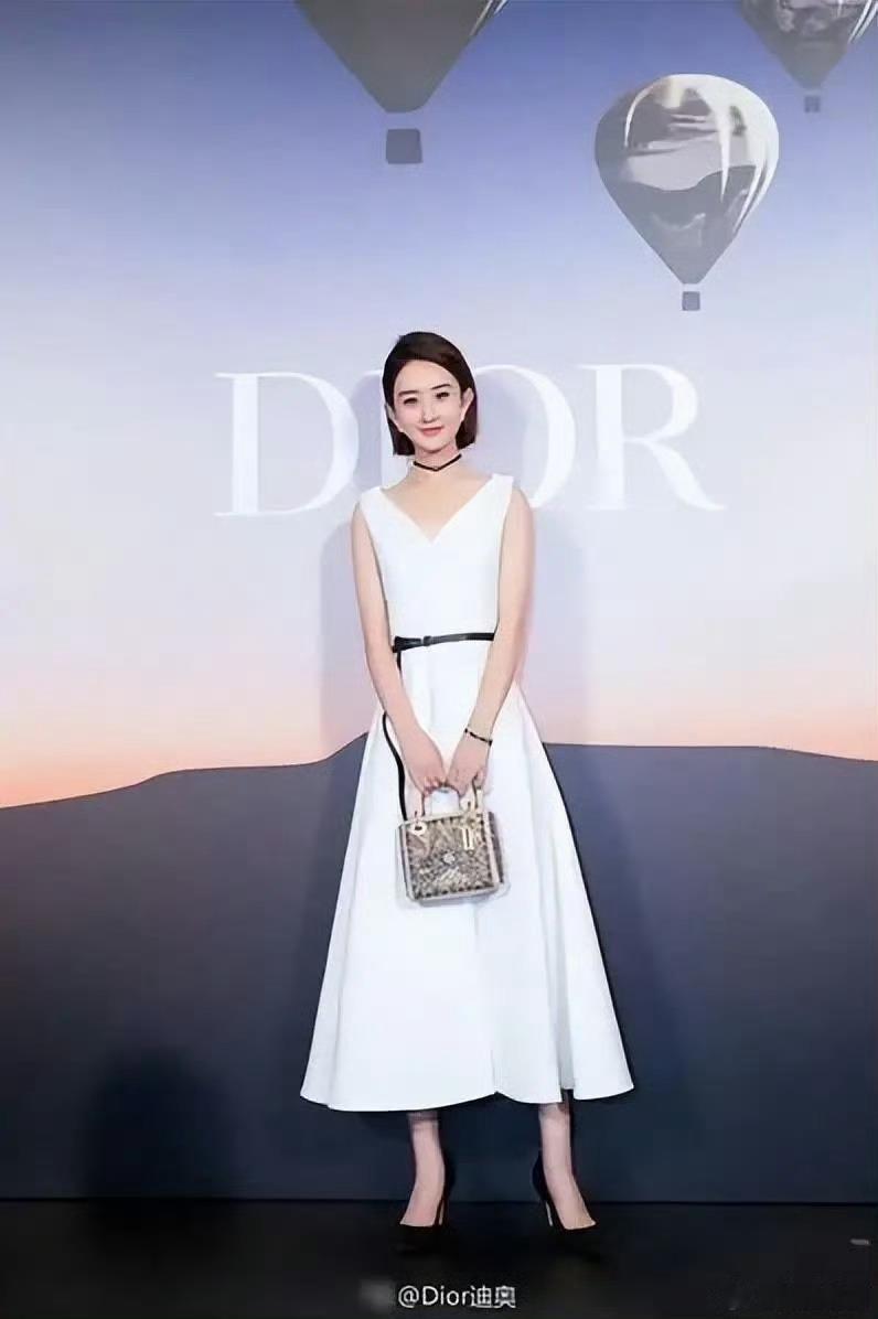 时间过的太快了大家都不记得了吗？赵丽颖代言迪奥出圈了？​​​