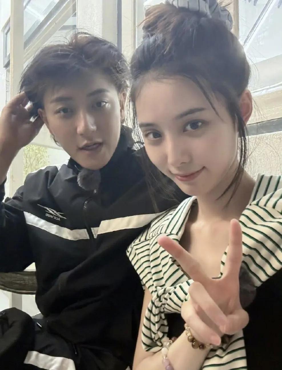 很多人不明白为什么桀骜不驯的黄子韬会认定徐艺洋？其实，徐艺洋身上有一点是其他