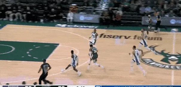 虚惊一场！字母哥快攻反击被威少死死抱住，两人险酿冲突！威少有问题吗？没问题。