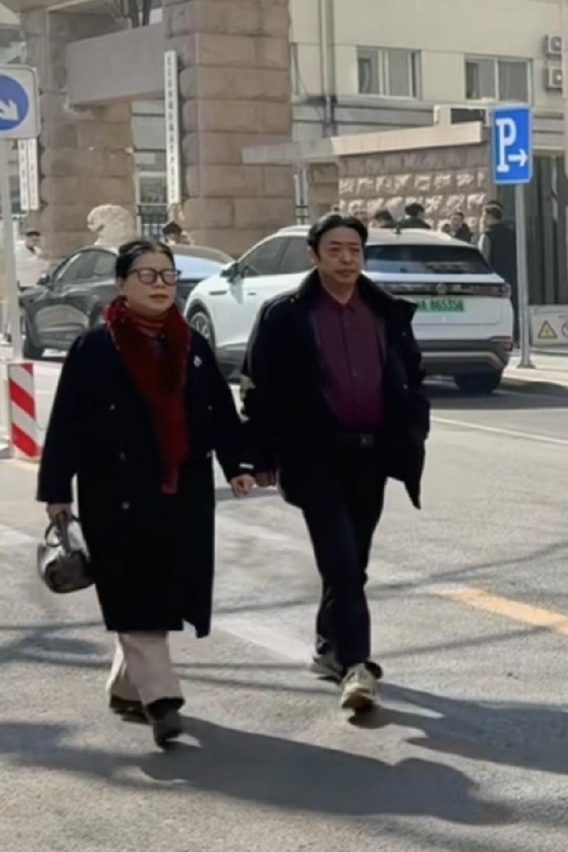 柴桑大姐直播明确表示：不会因为一些人和事影响她的精力！因为你们的恶意攻击就能