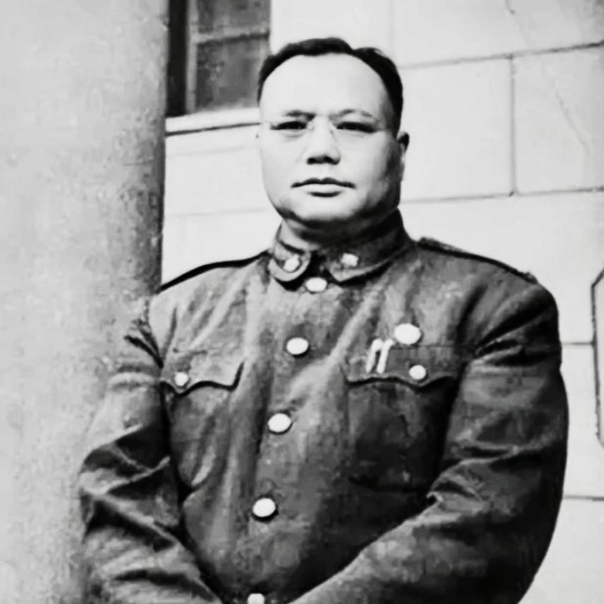 1947年的孟良崮战役当中，整编第74师的6个步兵团，其中有4个团长突围了，而王