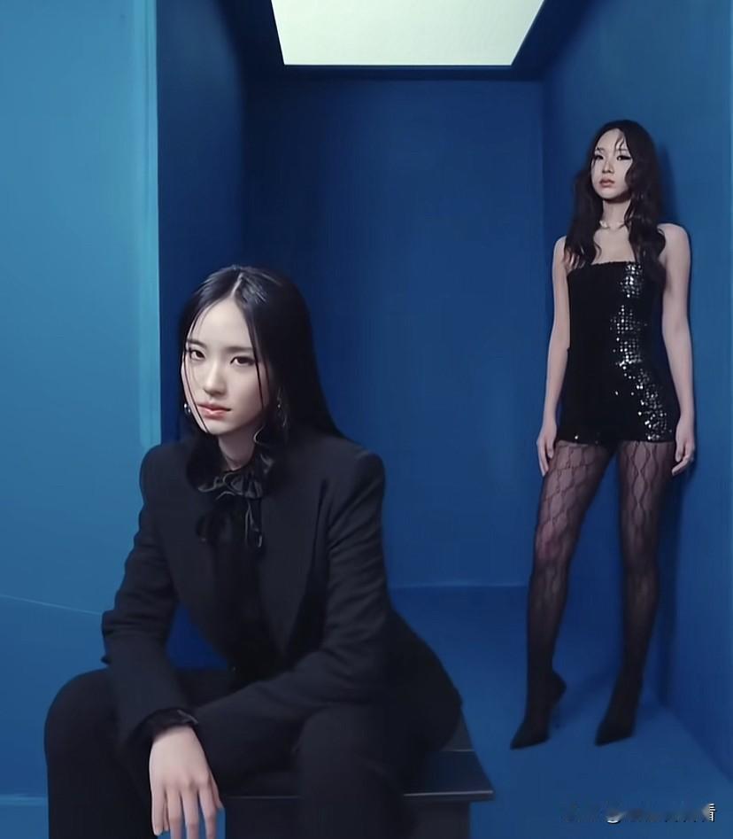 看到小S两个女儿拍的这组杂志，不得不说，看着成年的两个女儿，小S终于把她们培养成