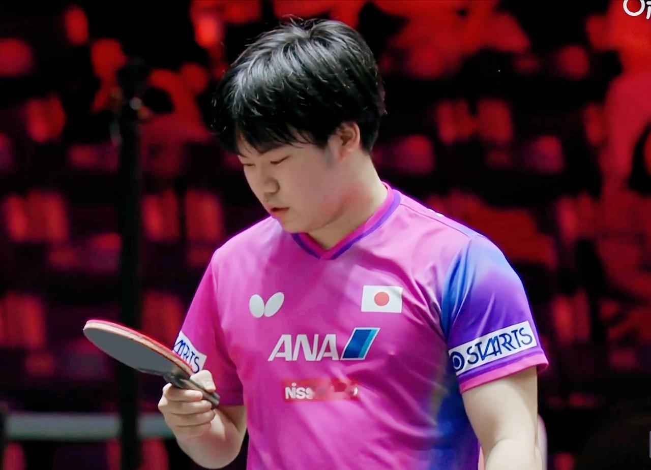 笑我了，张禹珍把松岛辉空气死了！松岛辉空已经被裁判连续两次判罚，都是发球违规