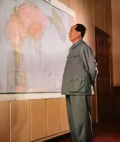 1951年，10万志愿军被美军包饺子，一向淡定自若的彭老总心急如焚连忙向毛主席求