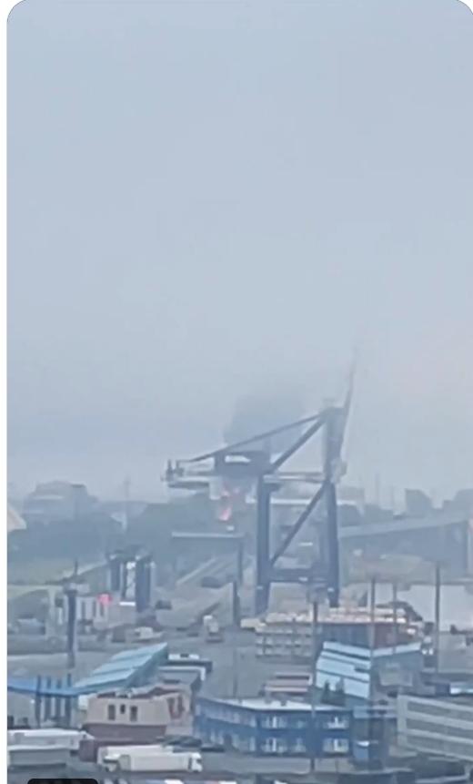 泽连斯基：今晚，我们针对俄罗斯因这场战争实施的乌克兰远程制裁，在圣彼得堡附近生效