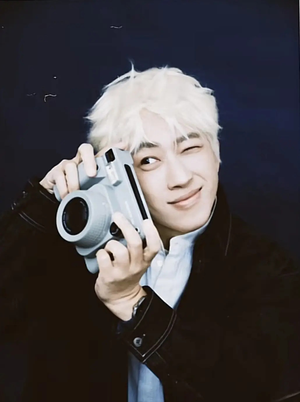 于正这照片p的都能让自己出道了