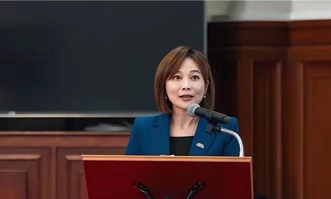 民进党台湾地区领导人官邸发言人郭雅慧今（16）日就国民党副主席李乾龙座车遭装追踪