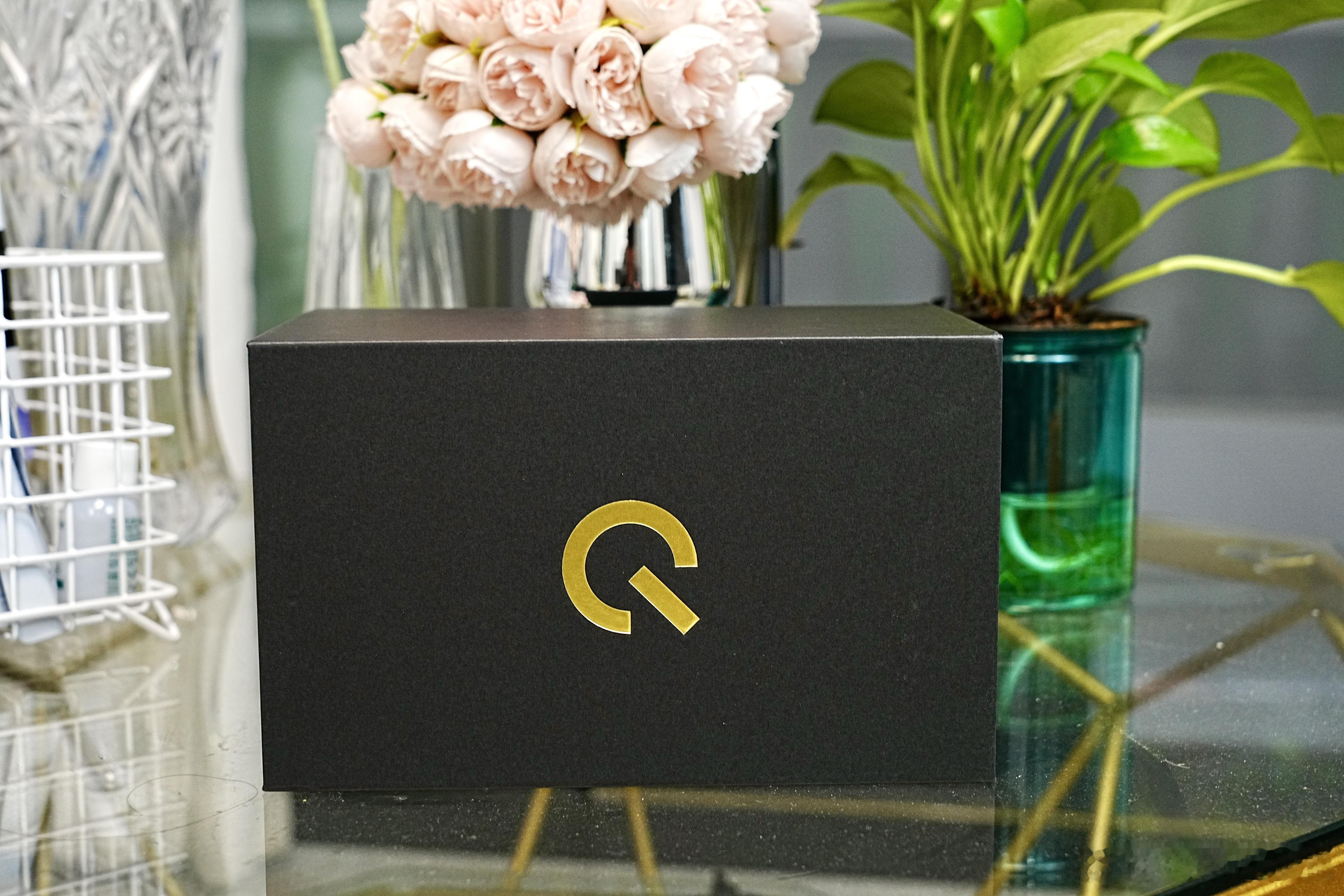 收到iQOONeo11的邀请函了，是个可伸缩的水杯，妥妥儿的一杯也满足，10月