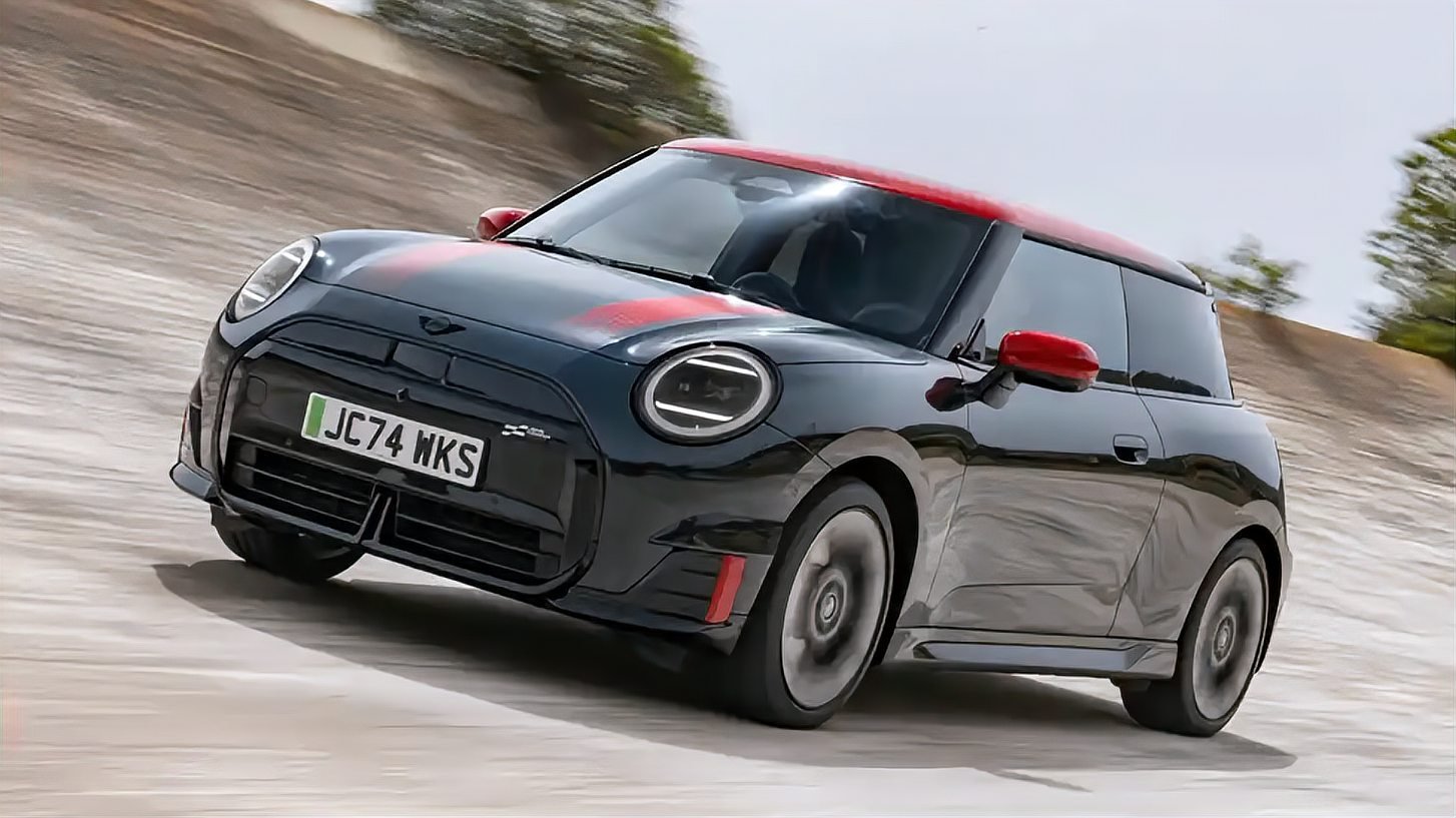 爸爸弯了一辈子的腰终于断了我爸妈知道我车多，所以要开我车的时候都会挑一下说要哪台