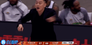 张陈治锋折叠上篮得分，杨鸣比他都兴奋，恭喜辽宁80:68拿下菜鸟天津队这场球