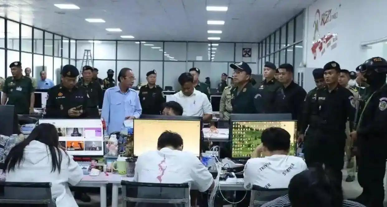 大快人心，又一条藏在队伍里的蛀虫被挖出来了。9月25日，柬埔寨那边传出