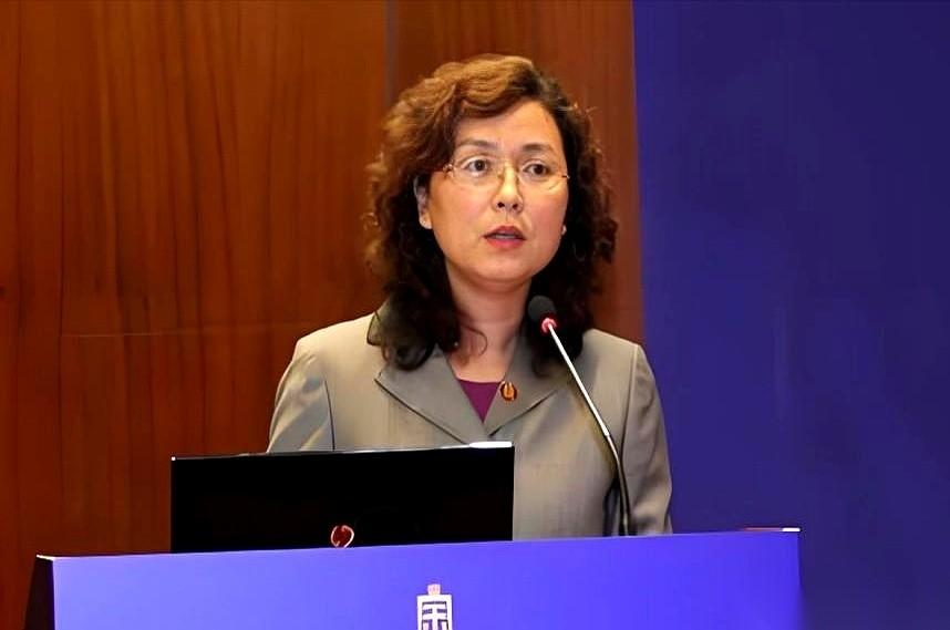 那个被称为“发审委一姐”的郭旭东，主动投案了。查了半年，掀开的盖子，比所有人想