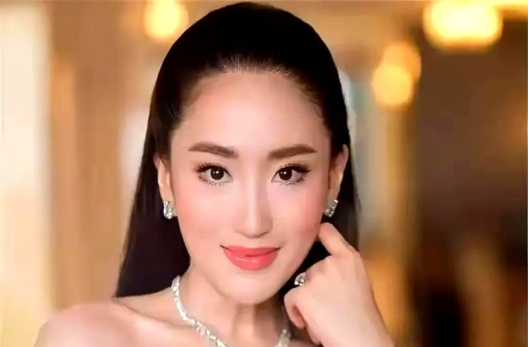 泰王沉默有深意，佩通坦还得看脸色哇塞！泰国这出戏简直比连