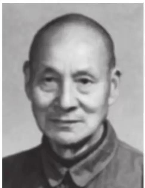 陈明仁宣布长沙起义后，其嫡系第71军在军长彭锷带领下叛逃。熊新民奉命追回第71军