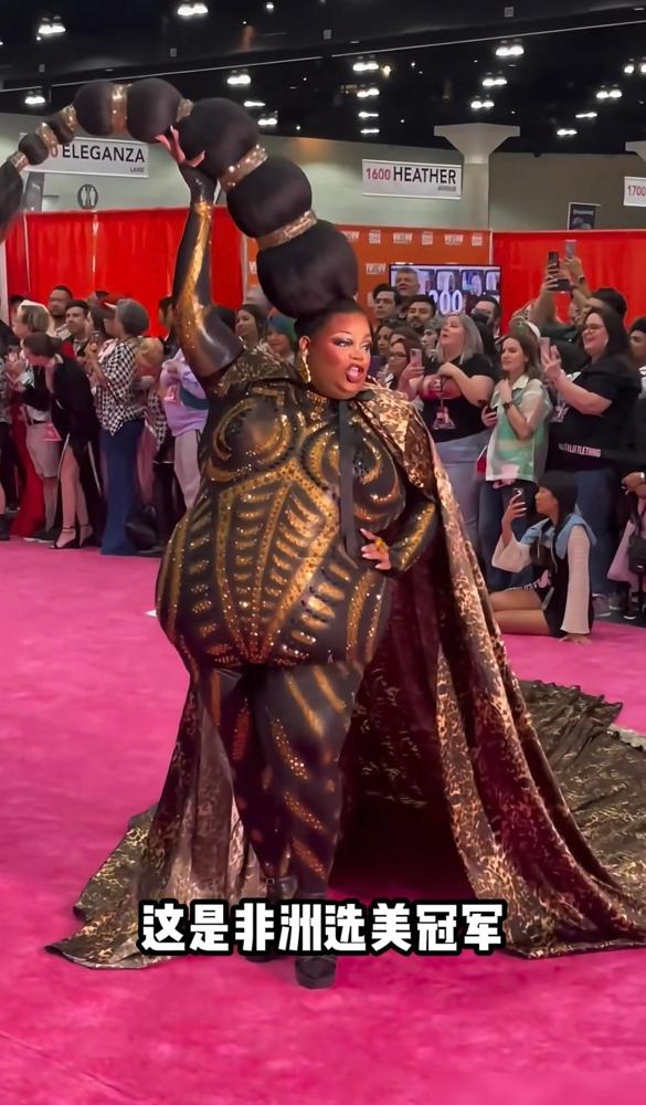 听说这是今年非洲刚选出来的选美赛冠军得主，名字叫黑珍珠！非洲以胖为美，发质更是美