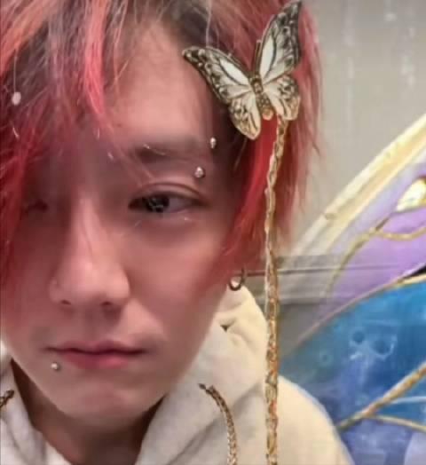 难怪鹿晗去年心情不好，不是因为关晓彤，敢情是因为黄子韬啊！原本他比黄子韬先