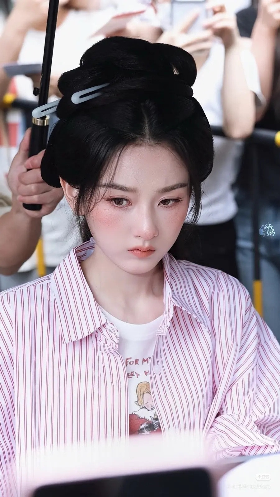 这腮红化妆师画的还是P出来的