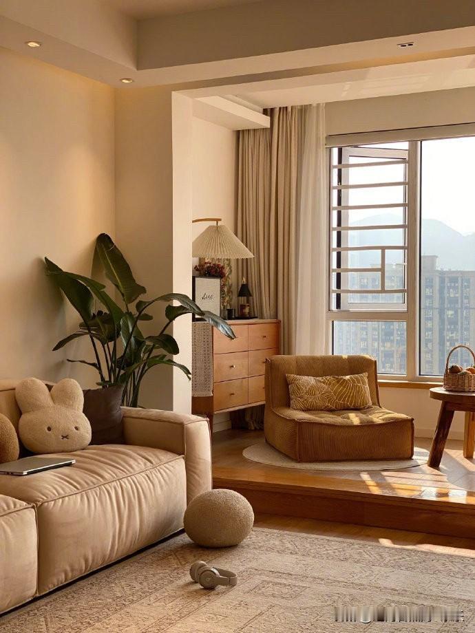 房价下跌那么多，国内的生活质量却还是那么高，还是靠国内的产业升级成功了。以前日