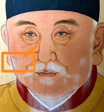 南京明孝陵换上真正的朱元璋画像后立即遭到了破坏，而鞋拔子芒果脸挂了几十年却无人破