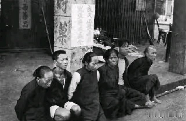 日寇暴行:禹县山货厂村惨案1944年4月29日凌晨，日寇第十六军第六十二师团