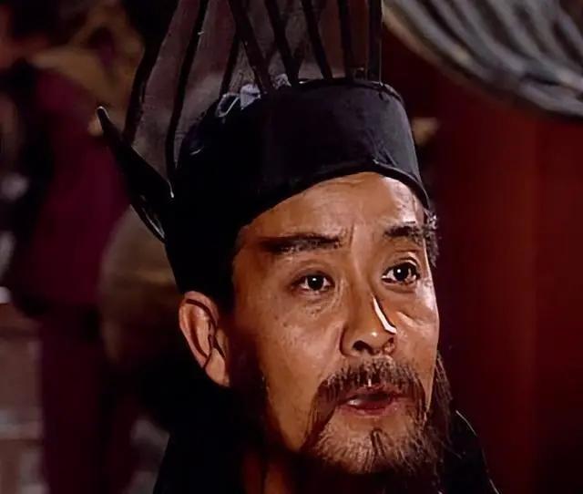 司马懿究竟是不是曹魏忠臣？ 史书常将司马懿定格为“乱世能臣”，也有人斥其为“