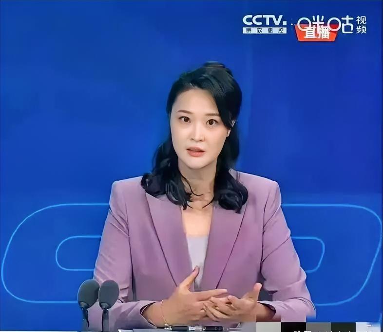 惠若琪这样评价今晚取胜的中国女排，她说：“今天中国队不仅仅是战胜了对手，更是战胜