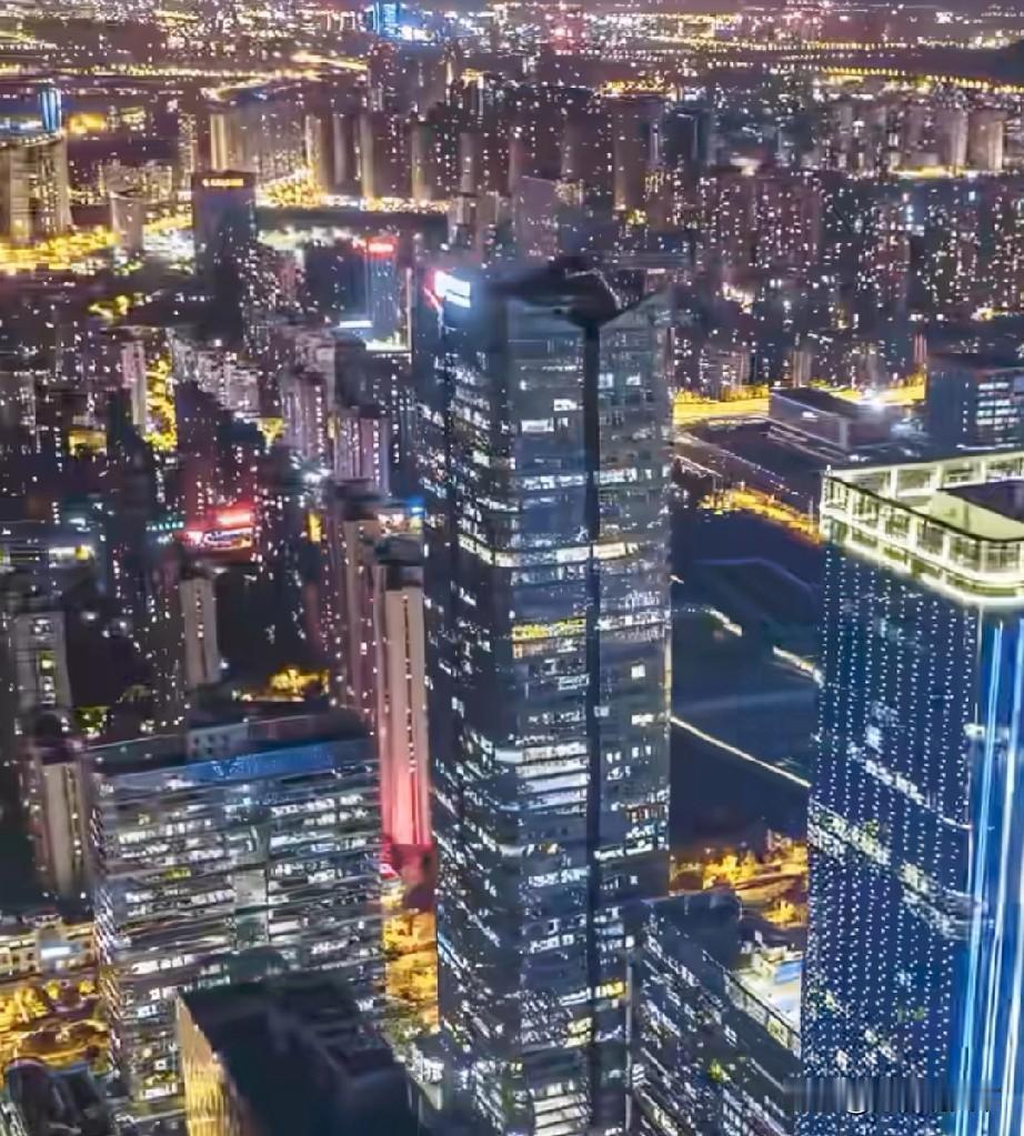 合肥市的发展速度还可以,算是稳住了,比安徽省整体来说好今年前三季度安徽省的发展