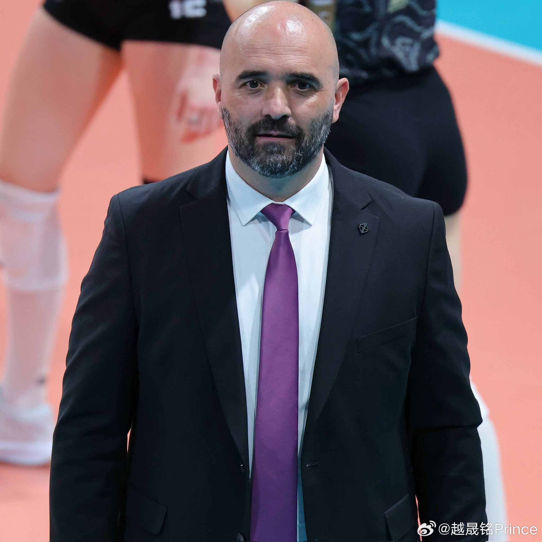 排球🎙️斯蒂万·柳比契奇谈费内巴切之战：我无需用什么华丽的辞藻来形容费内巴