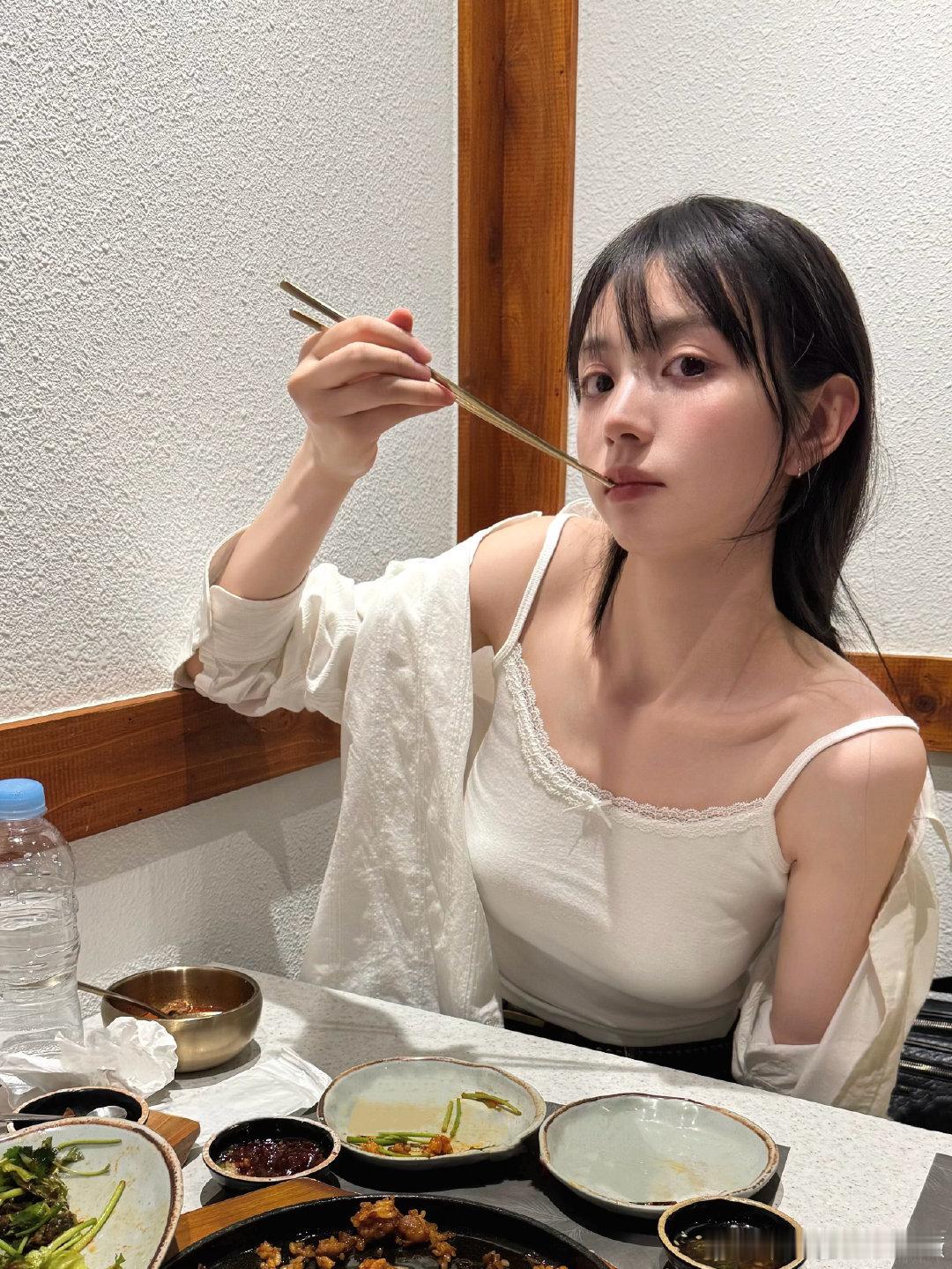 田曦薇韩国逛吃plog田曦薇韩国plog​真好​​​