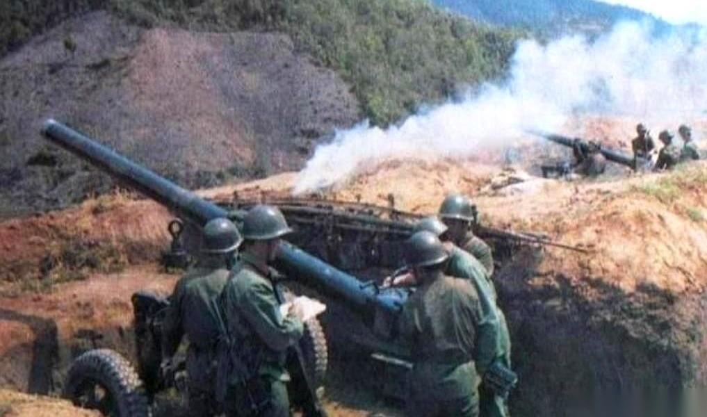 让你来收尸，你却带着枪来。真当我们是傻子？1984年的老山，天热得像个蒸笼，