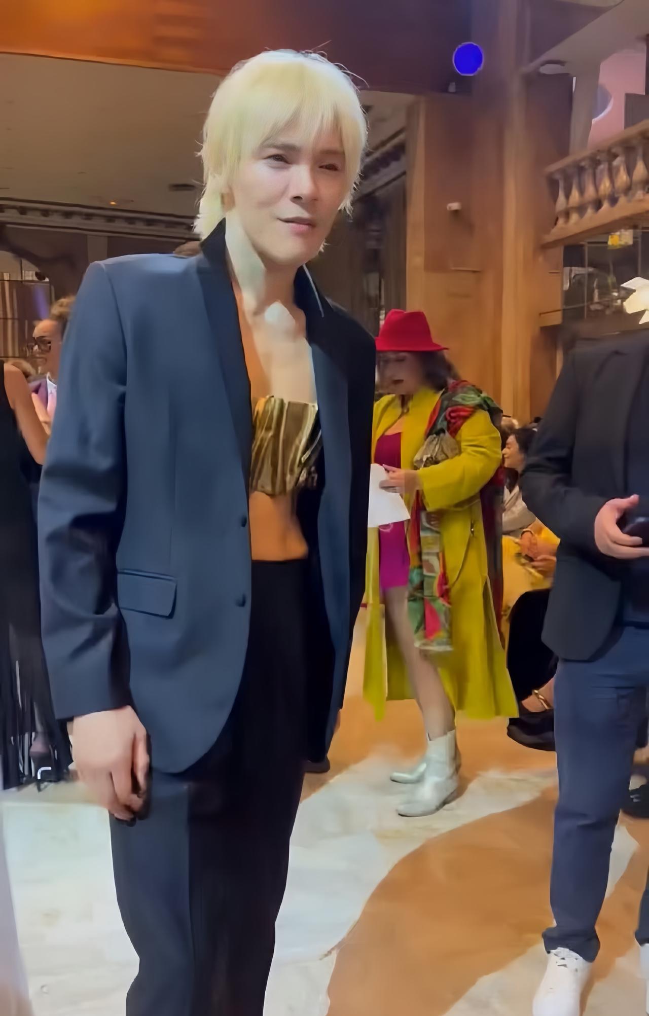向佐啊你可以不顾及爹妈的面子也可以不考虑老婆的感受，但是你别忘了你现在是一对
