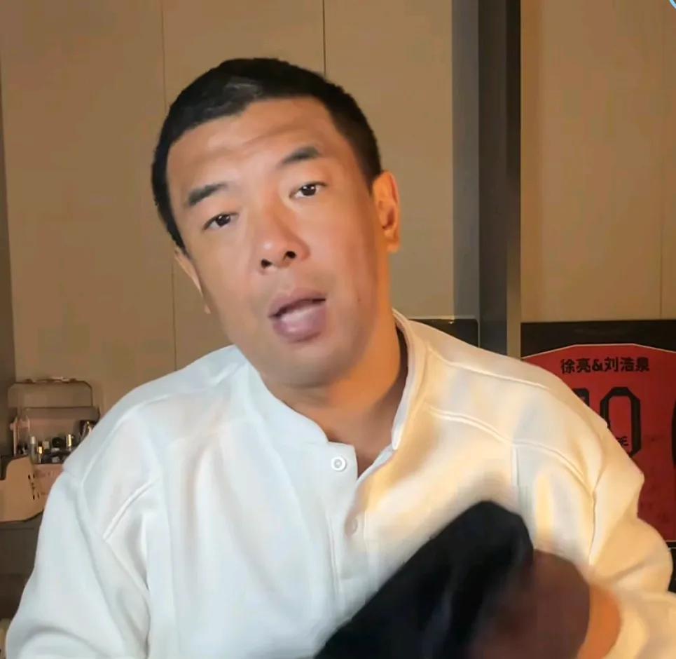 前国脚徐亮透露，北京国安队是中超引援保密工作做得最好的俱乐部。他在直播时表示，