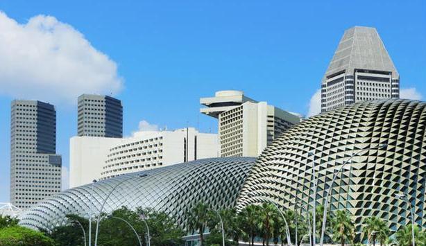 仅仅5年时间，香港就被新加坡远远甩开。2019年的时候，香港GDP3660亿美元