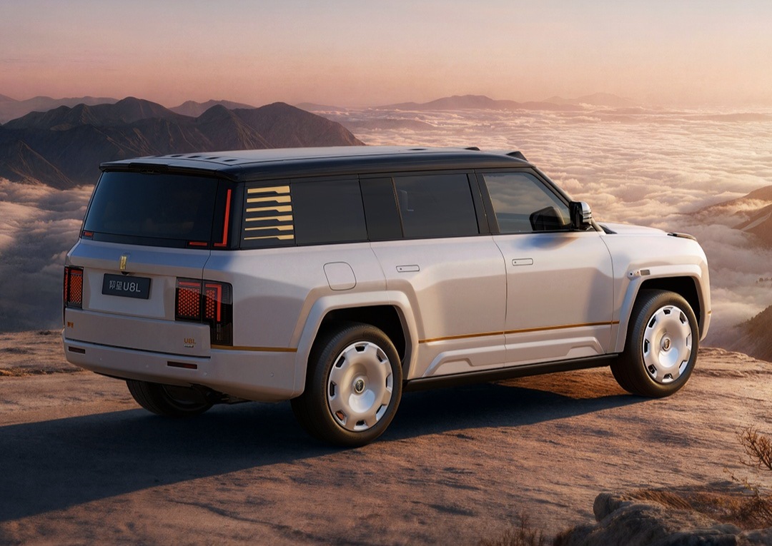 2026款仰望U8L新增了大饼轮毂？