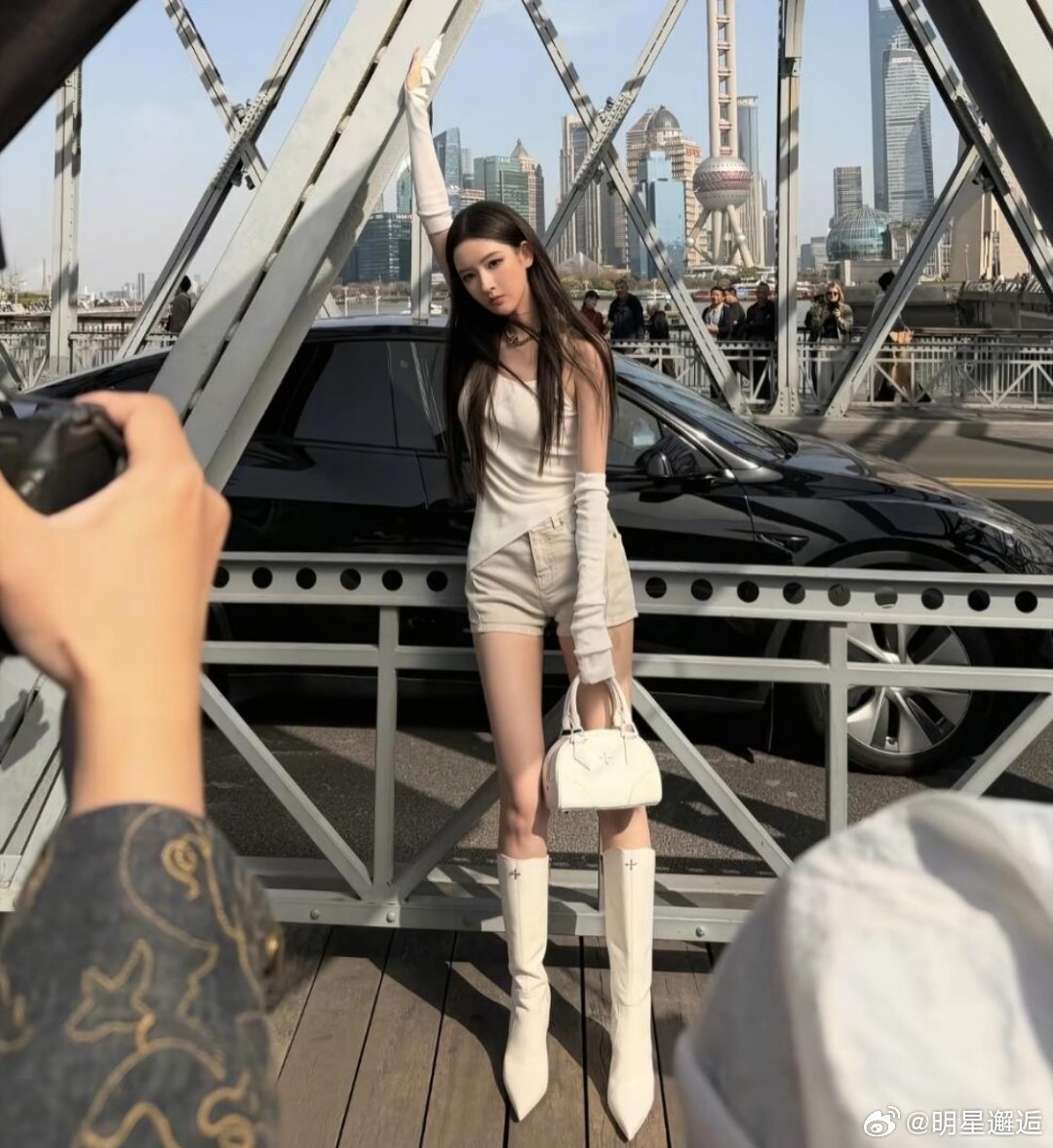 王玉雯真的各方面都太适合当明星了，身高，长相，演技也不错