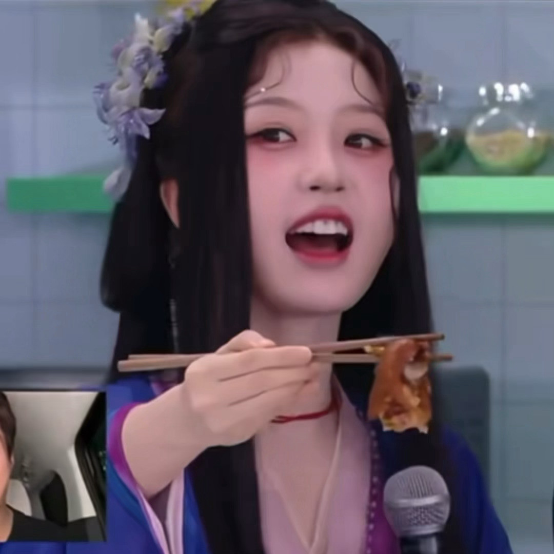 虞书欣好像一个软软糯糯的大福