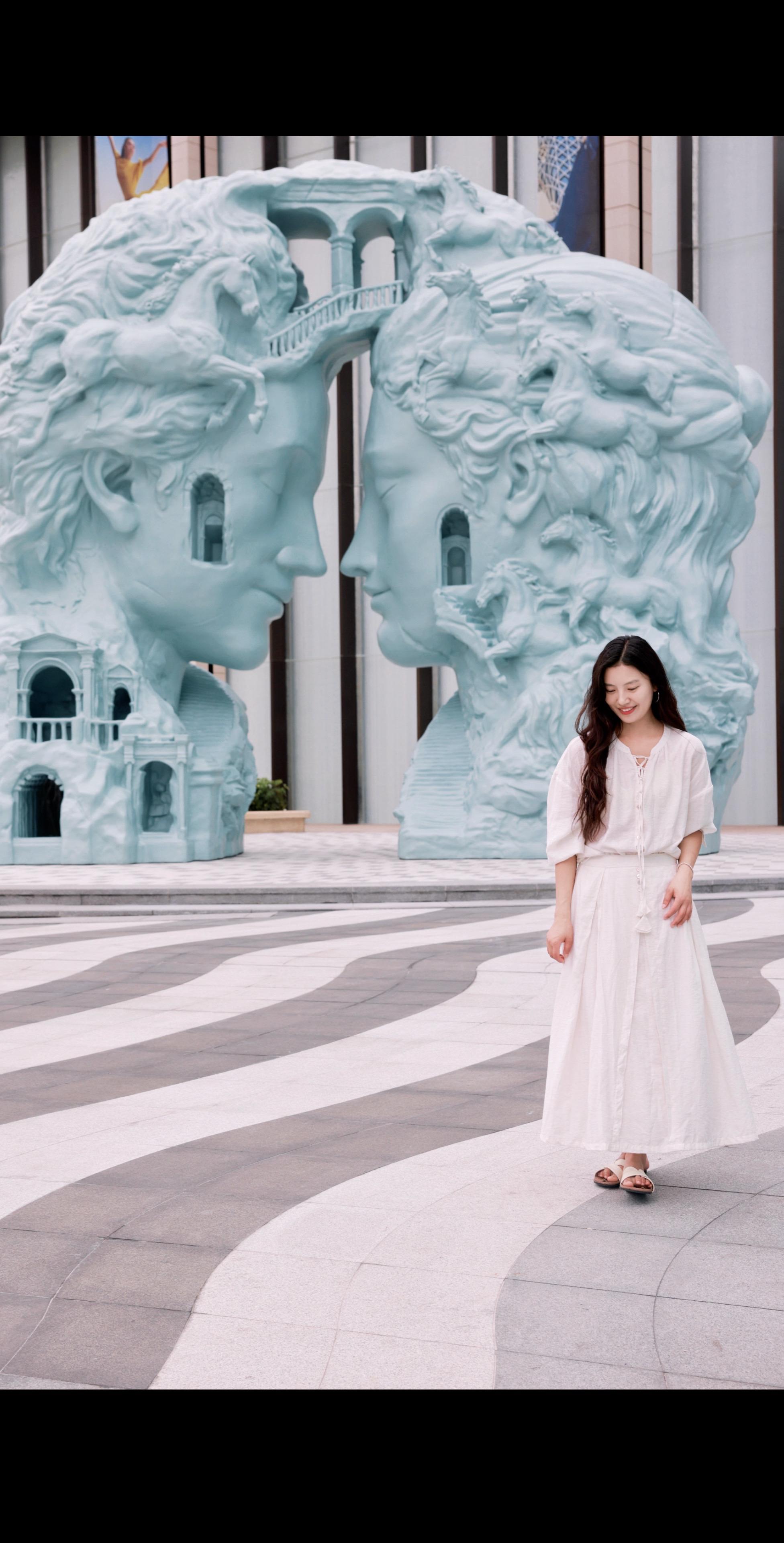 澳门！最值得看的巨人艺术新展！！ 总要来一次澳门吧！ 在流光溢彩的小街...