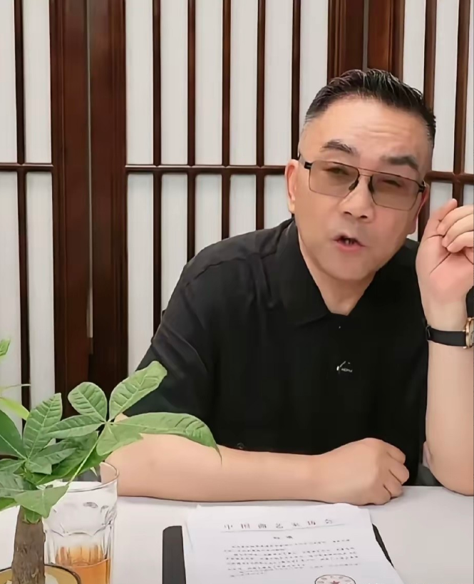 杨议公开冯巩未到场内幕！晒出曲艺协函证明，口碑大逆转了！难怪杨家是杨议当家，一