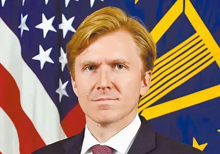 美国政治新闻网站Politico独家披露：美国防部副部长柯伯吉观看中国93阅兵后